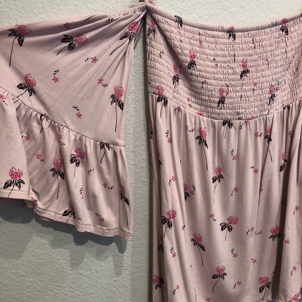 🆕 NWT Pink floral smocked off the shoulder dress/top - Picture 3 of 3